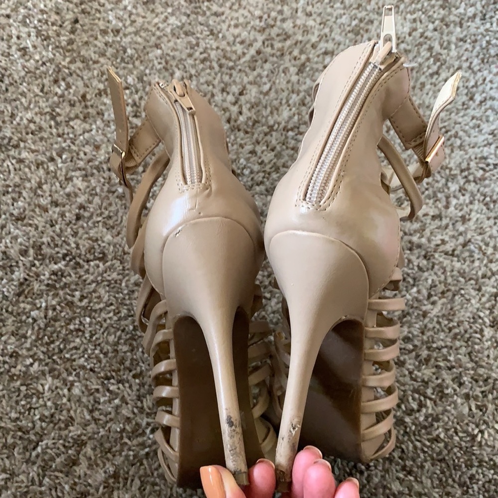 Heels - Picture 5 of 9